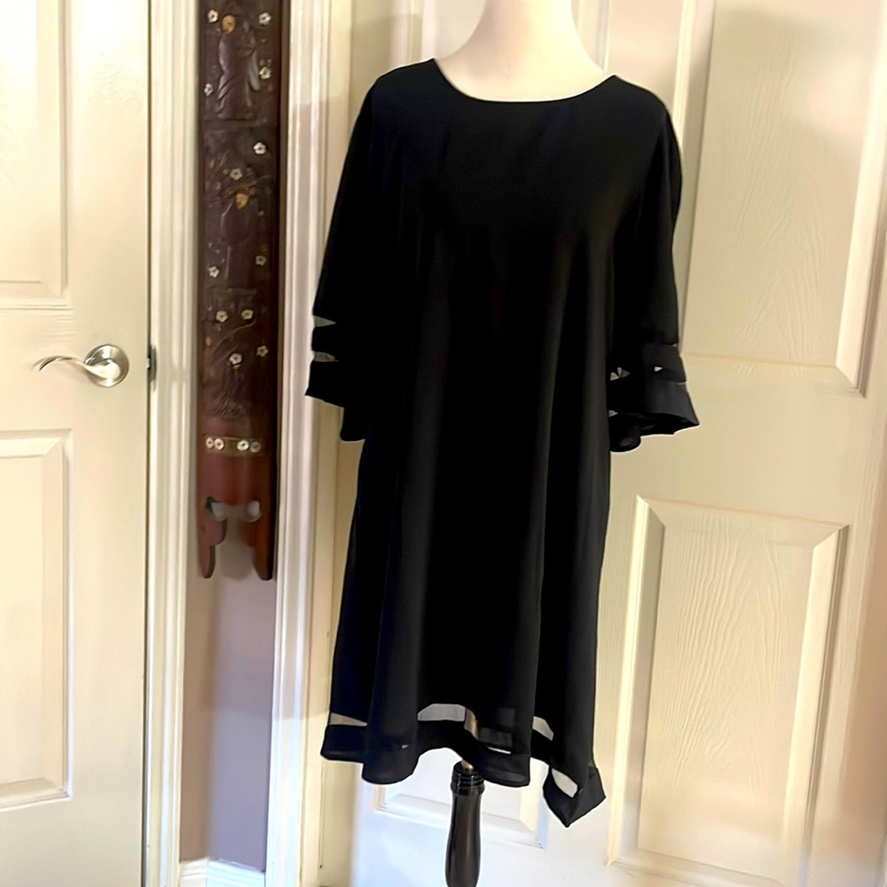 Tunic style little black dress xl 3/4 bell sleeve causal great for everyday.